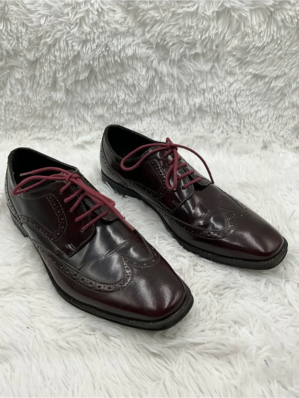 Michael Shannon Wayland Shoes Size 8.5 Burgundy Wingtip Oxfords w/ Maroon Laces